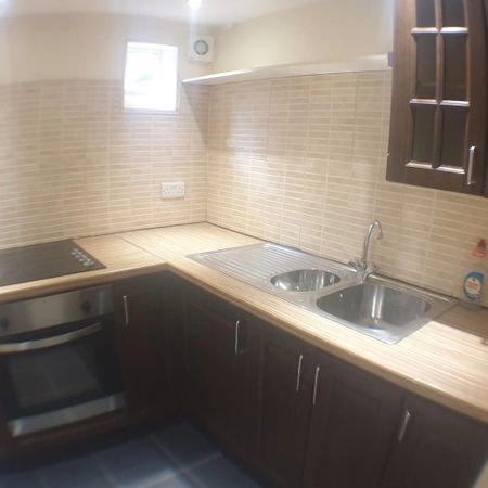 1 Bed - 13 Colenso Mount, Leeds - LS11 0DQ - Student/Professional - Photo 4