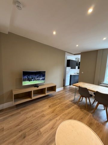 6 Bed Terraced House, Cretan Road, L15 - Photo 3