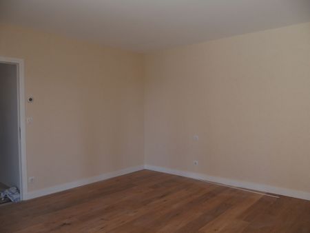 Location Appartement 5 pièces 143m² BEAUNE 21200 - Photo 4
