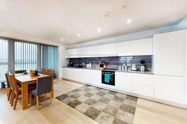 Carrick House, Royal Wharf, Docklands, E16 - Photo 1