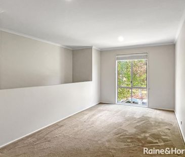 Cozy Oasis 2 Bedroom Townhouse In The Heart Of Gungahlin - Photo 2