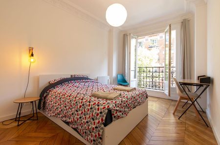 Location Appartement 4 pièces Meublé 76m² PARIS 15ème - Photo 4