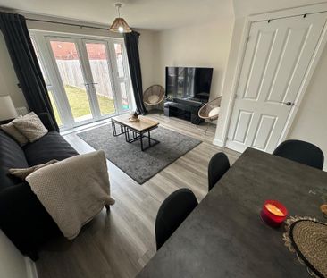 3 bedroom semi-detached house to rent - Photo 5