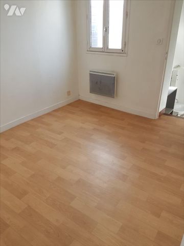 Pour visiter, appeler le 02.23.55.91.17 VITRE - Centre ville - Rue Poterie. Appartement T1 bi... - Photo 3