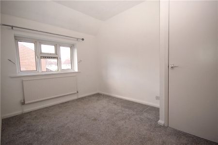 Cypress Road, Guildford, Surrey, GU1 1NB - Photo 3