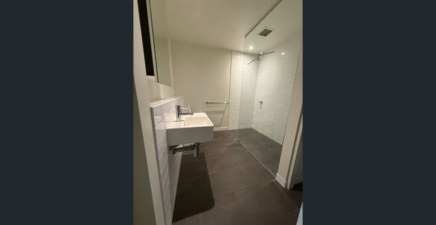 Stylish Docklands Apartment available 17/11/2025 - Photo 1