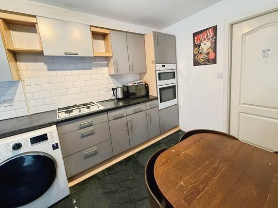 1 bedroom room to rent Room 1, Albert Road, Beeston, NG9 - Photo 1