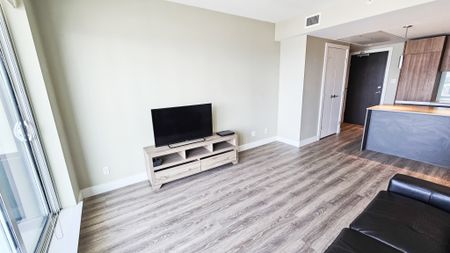 1 Bed Condo With Breathtaking Views And Luxury Amenities! - Photo 2