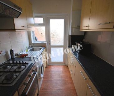 5 bedroom terraced house to rent - Photo 5