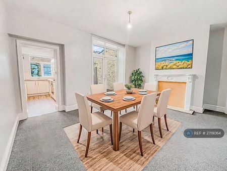 2 bedroom terraced house to rent - Photo 4