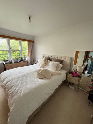 Northcote Gem - Central and Spacious - Photo 5