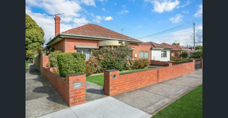 Spacious family home in a sought-after Preston pocket - gardener included - Photo 5
