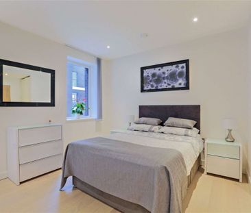 Superb second floor studio apartment in The Roper Building in Green... - Photo 5