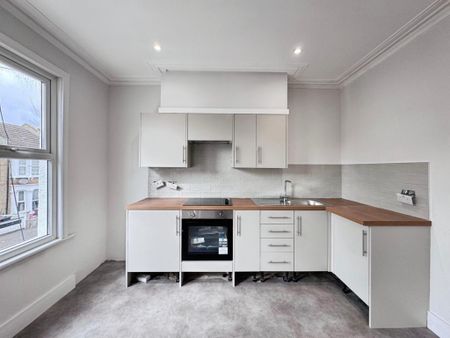 2 bedroom flat to rent - Photo 4