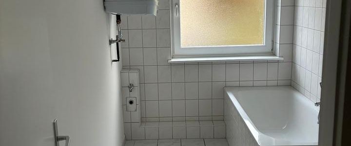 Frisch sanierte Zweizimmerwohnung in ruhiger grüner Lage von Elmshorn HHS 18 - Foto 1