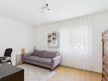 LICHTDURCHFLUTET MIT GROSSEM BALKON - Photo 2