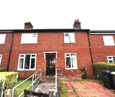 4 bedroom House in Langdale Gardens, Leeds - Photo 6