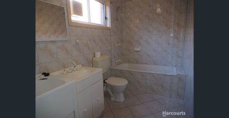 Convenient Town Centre Living. - Photo 5