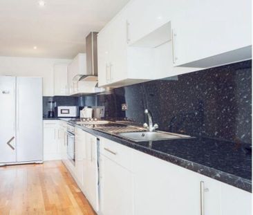 3 bedroom flat share to rent - Photo 1