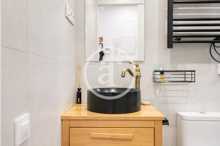 Piso de alquiler en Carrer del Canigó, Horta - Photo 2