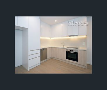 Spacious Apartment with Beautiful Uninterrupted View - Photo 4