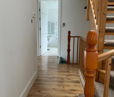 Room in a Shared House, Redford Avenue, SM6 - Photo 3
