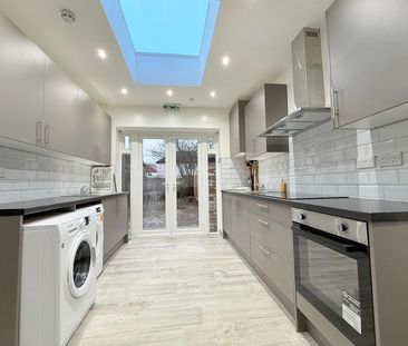 Room in a Shared House, Westway, W12 - Photo 4