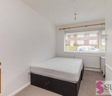 5 bedroom semi-detached house to rent - Photo 2