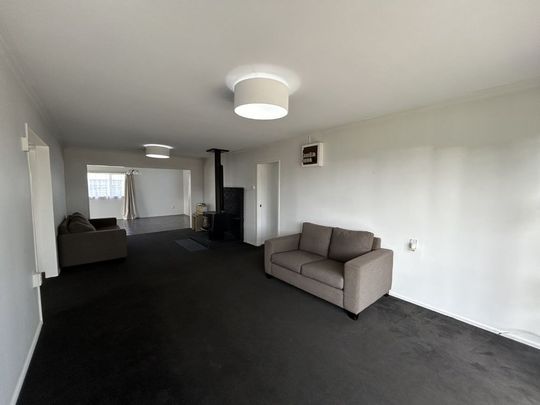 15 Hira Street,Ohawe - Photo 1