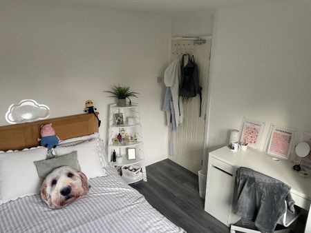 4 bedroom house share to rent - Photo 4