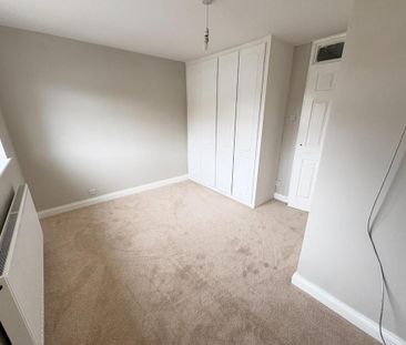 2 bedroom end of terrace house to rent - Photo 3