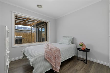21 The Retreat, Hampton Park VIC - Photo 3