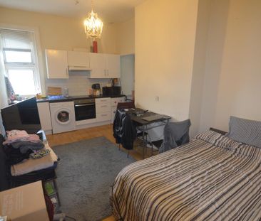 Studio to rent - Photo 6