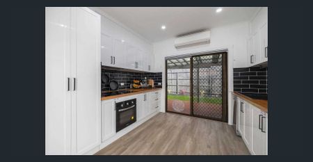 2/15 Downs Street, Pascoe Vale, Vic 3044 - Photo 2