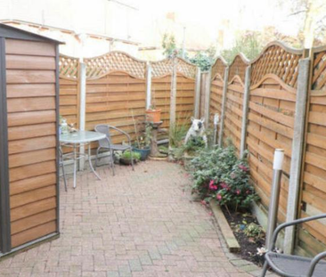 2 bedroom end of terrace house to rent - Photo 1