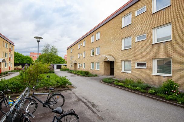 Axel Oxenstiernas Gata, Västerås - Photo 1