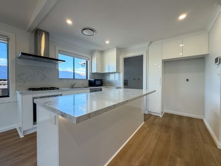 Family Home in Quiet Cul-de-Sac - Photo 4