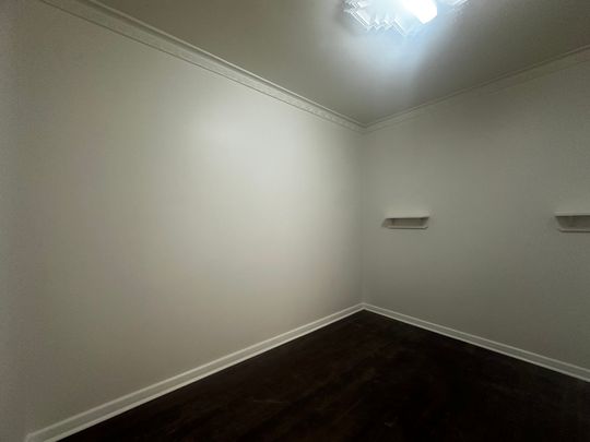 To register & apply for this property, please use this link: https://snug. com/ - Photo 1