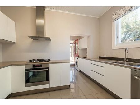 Classic Home & Business - Photo 2