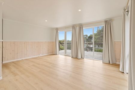 Fully Renovated Coastal Home - Photo 5