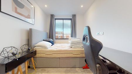 3 bedroom flat to rent - Photo 4