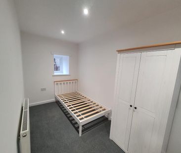 4 bedroom flat to rent - Photo 1