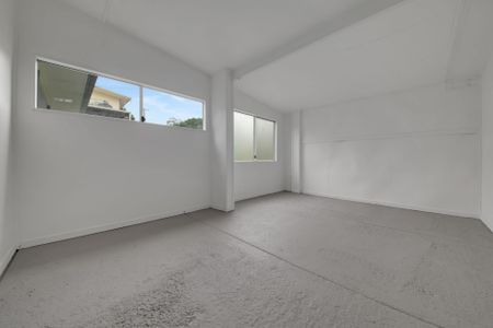 MOVE-IN-READY GEM IN NEW AUCKLAND - Photo 2