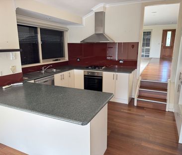 Three Bedroom House - Photo 5