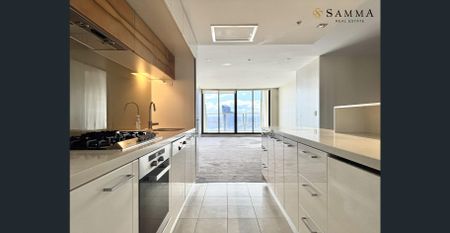 Elevated Living with Double Balconies & Stunning Harbour Views in Docklands - Photo 5