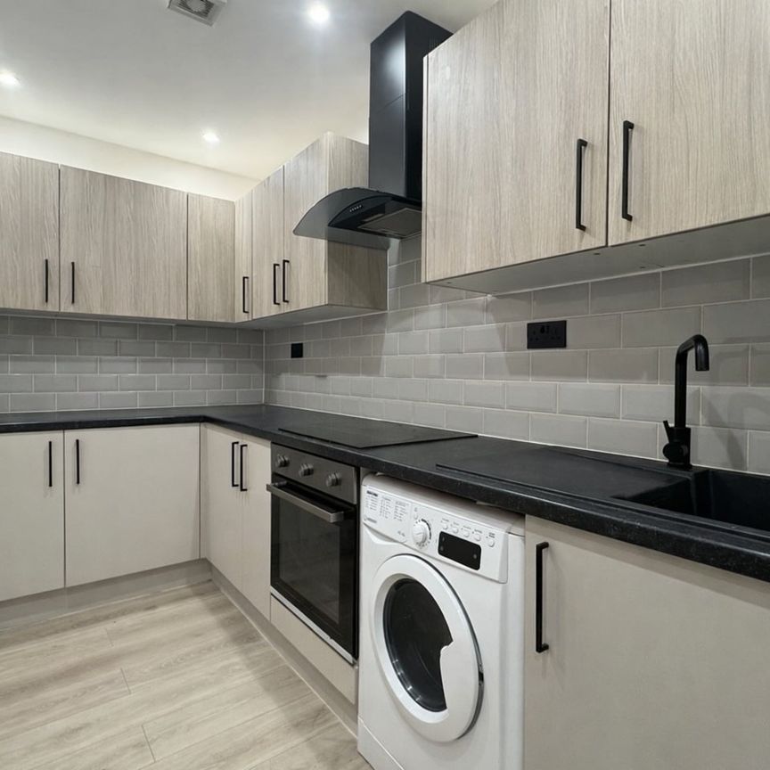 Studio Flat, Parkfield Road, HA2 - Photo 2
