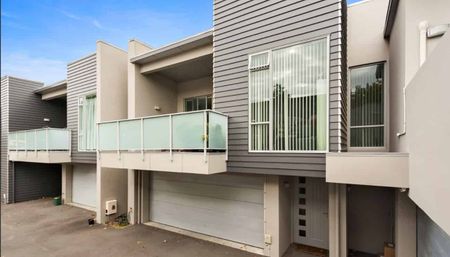 Fantastic family townhouse - Photo 5