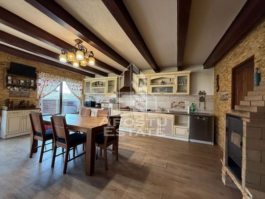 Casă individuala renovată, 1004mp teren, alarma si vide... - Photo 1