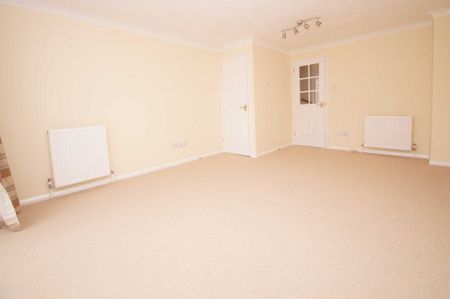 2 bed Terraced for rent - Photo 5