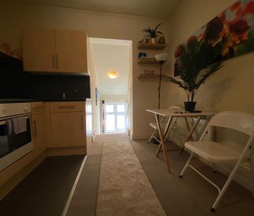 Studio to rent - Photo 5